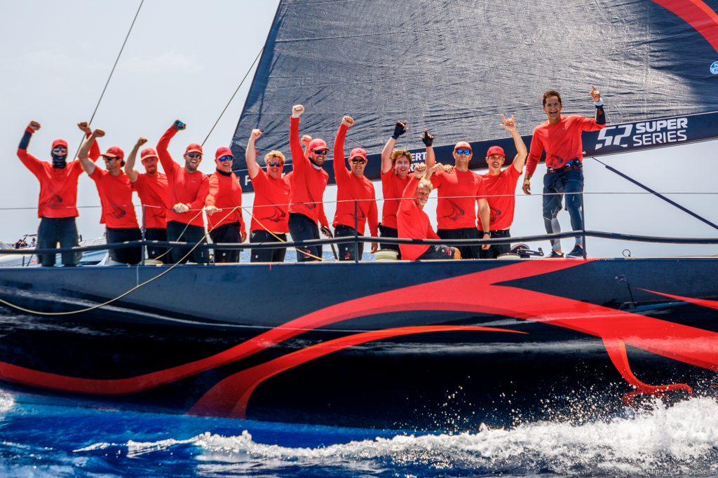 Team Phoenix takes the lead in Puerto Portals !! - Transpac 52